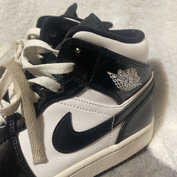Nike jordan 1s high tops size 8 men’s lightly loved very minimal creasing. - Picture 6 of 9